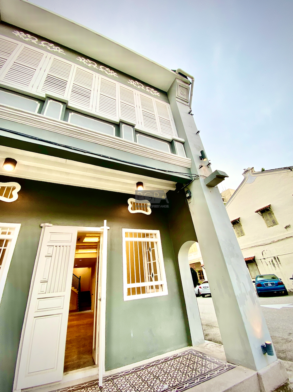 Corner Heritage Shophouse on Church Street siding Queen Street