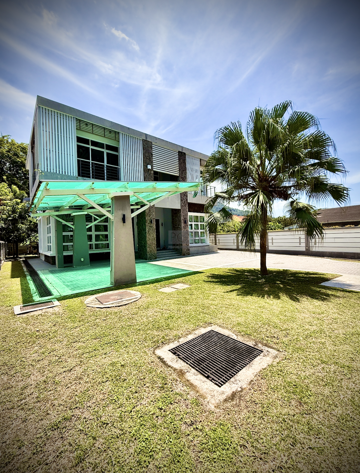 Charming Double-Storey Bungalow in Jesselton Heights.