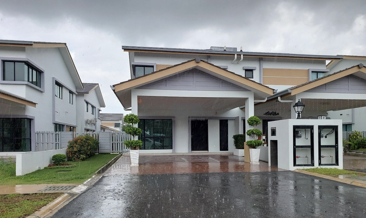 Double Storey Semi-Detached House in Setia Fontaines, Taman Nusa Cinta, Kepala Batas.