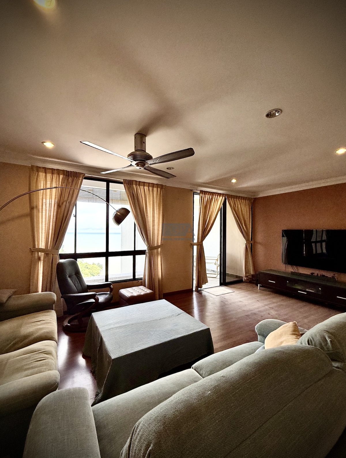Miami Green Single-Floor Penthouse in Batu Ferringhi (Block D).