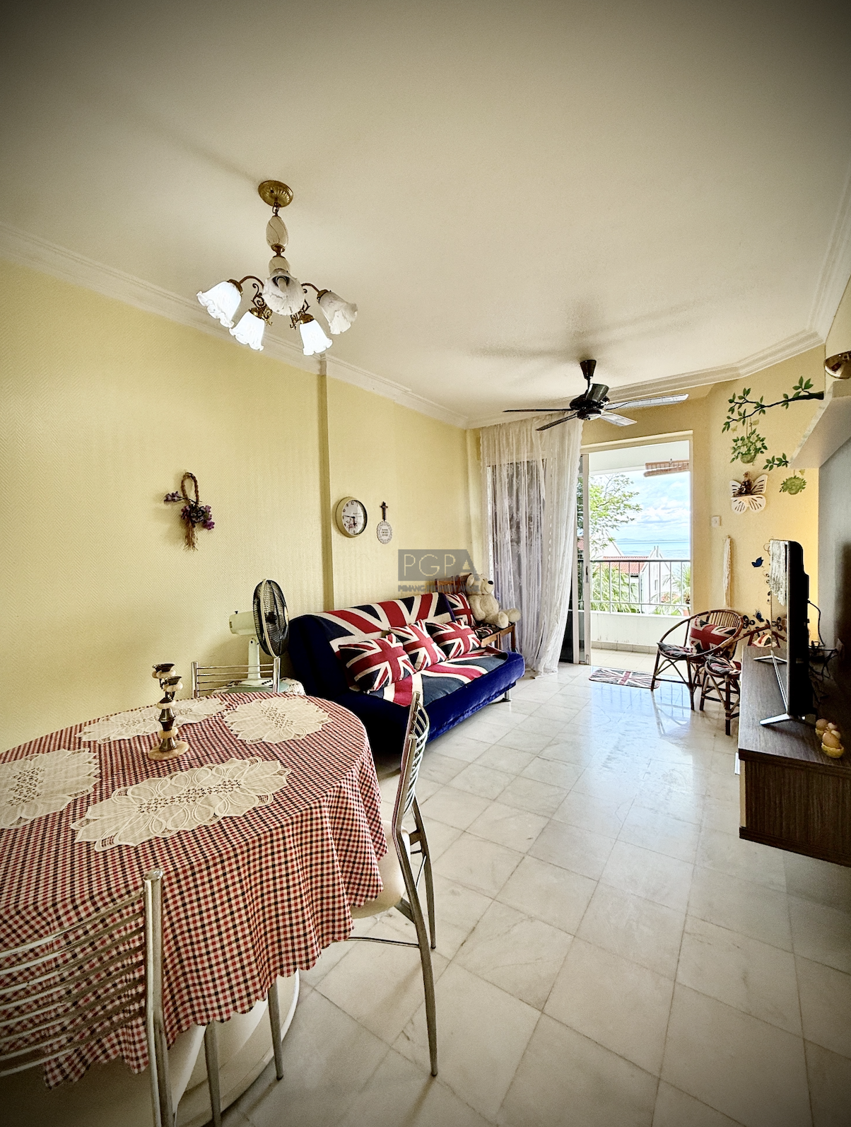 Mar Vista Condominium (Low Floor) in Batu Ferringhi.