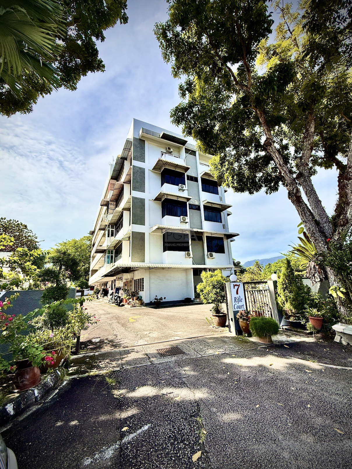 Exclusive: Rifle Court Walk-Up Apartment in Air Itam.