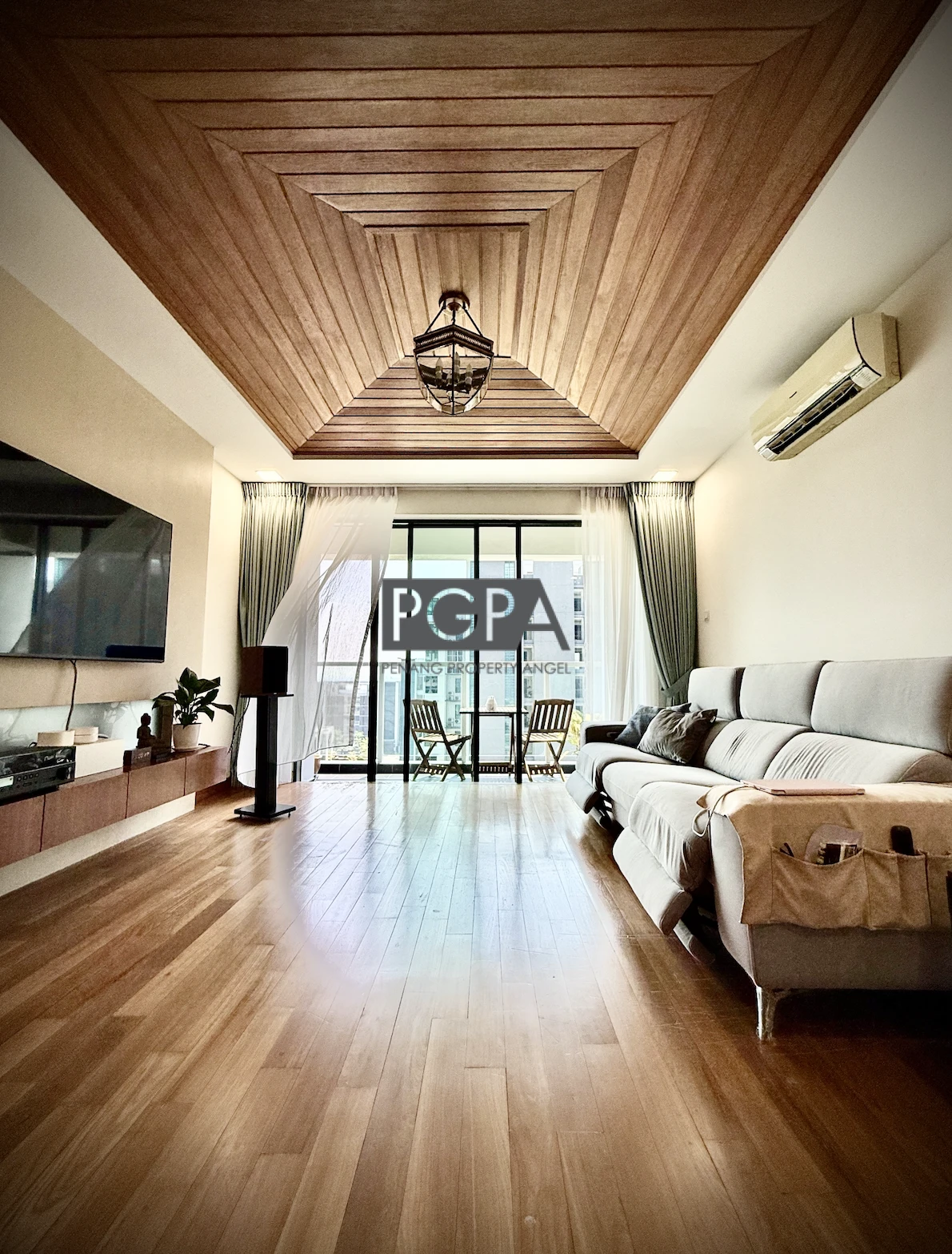 The Light Linear Condominium @ The Light Waterfront.