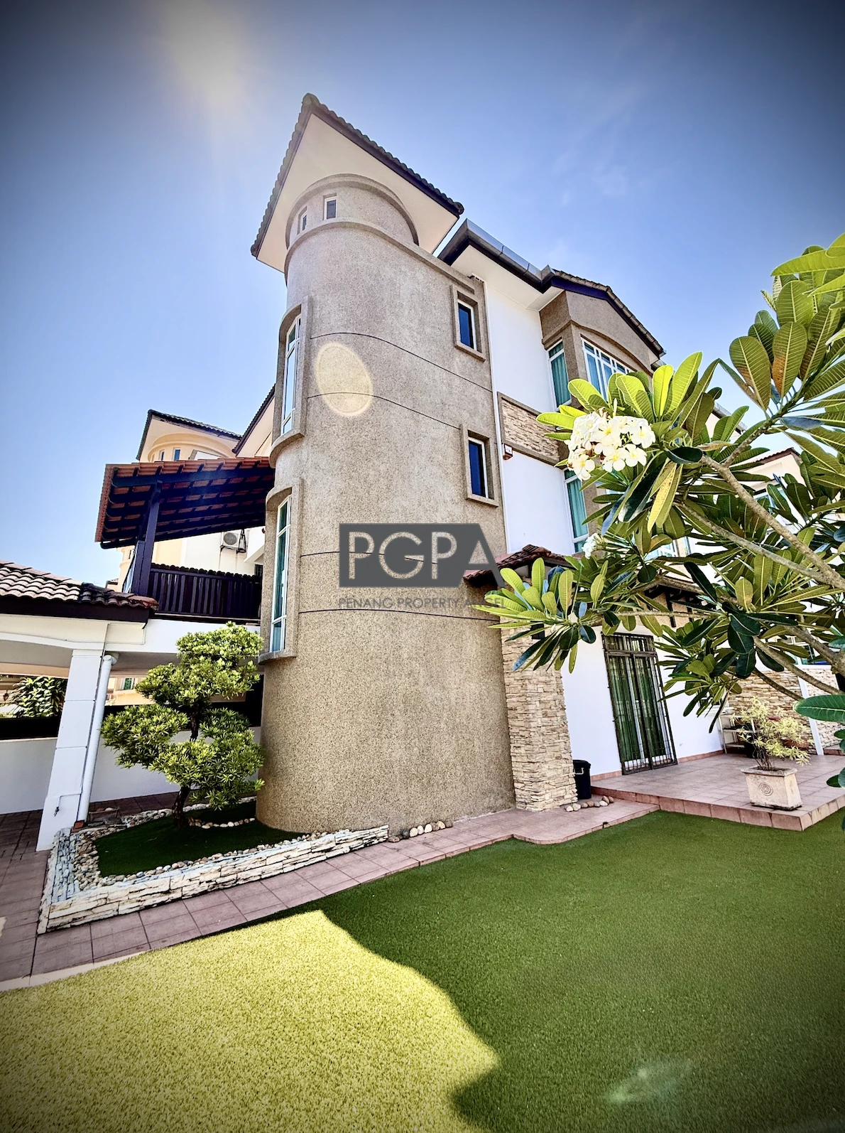 An Elegant Corner Terraced House in Hill View Garden, Tanjung Bungah.