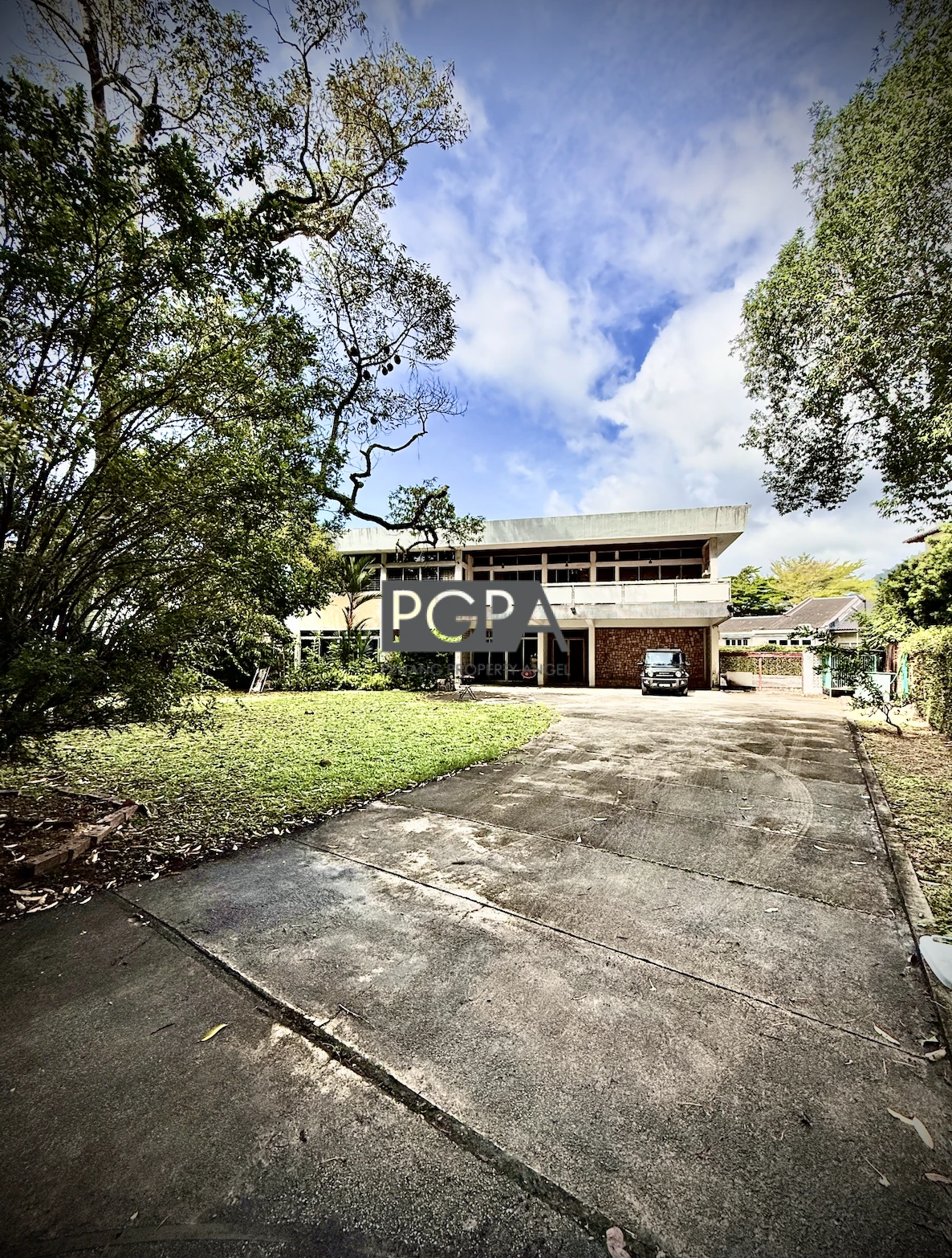 Double-Storey Bungalow on Expansive Grounds at Western Road, Pulau Tikus.