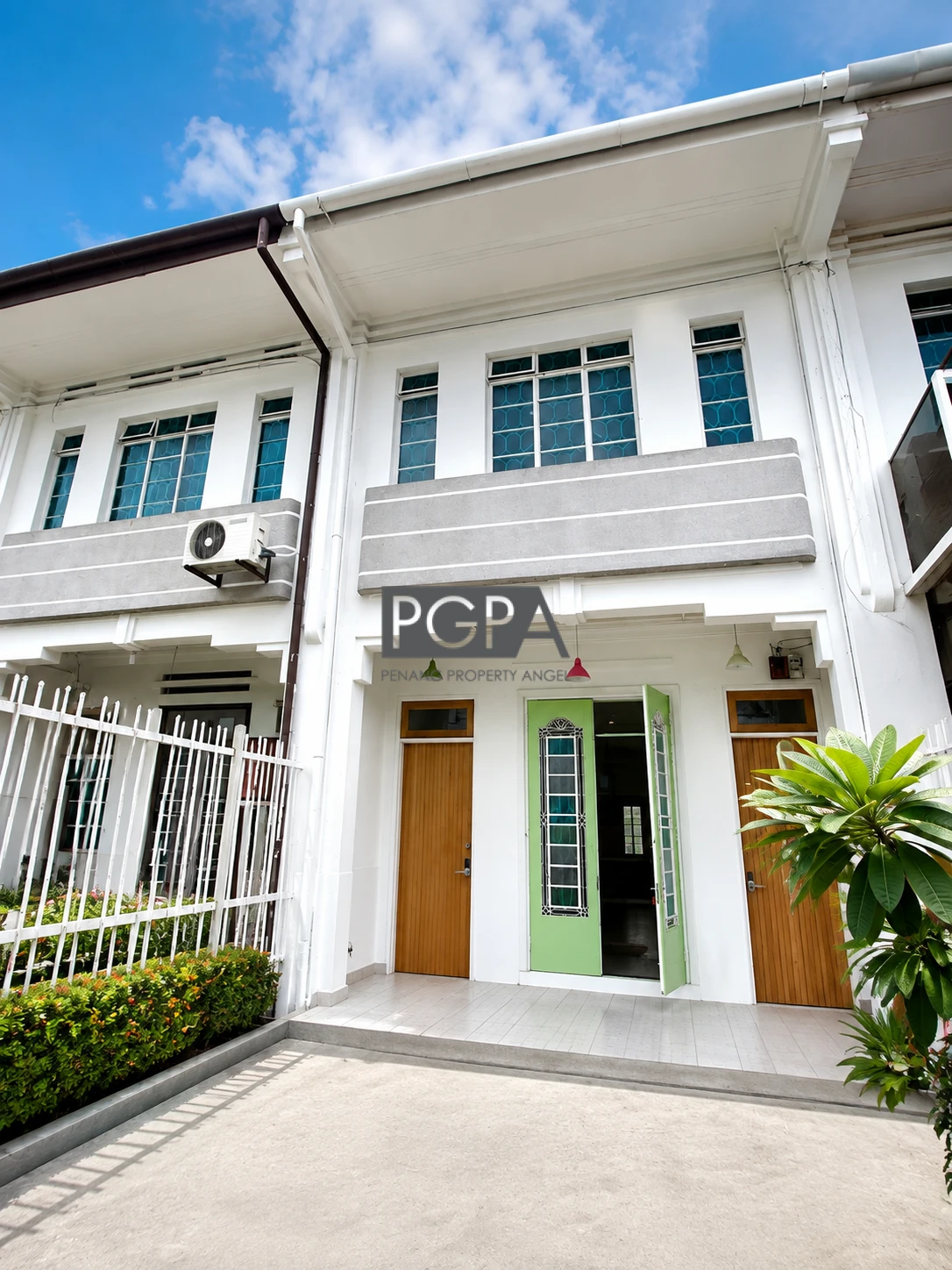 Remodeled Art Deco Terraced House | Jalan Loh Boon Siew | Prime George Town.