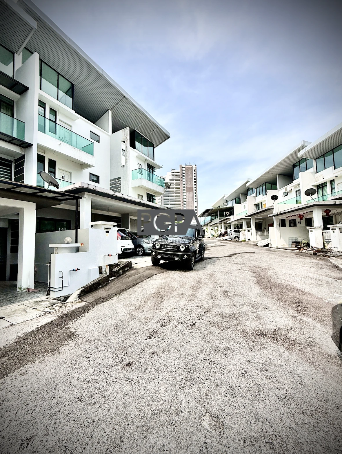 Fire-Sale: Cascara 88 – Gated & Guarded 3-Storey Terrace @ Teluk Kumbar.